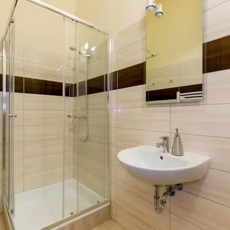3bdr 2br Apt With Parking On Kiraly Utca Appartamento Budapest