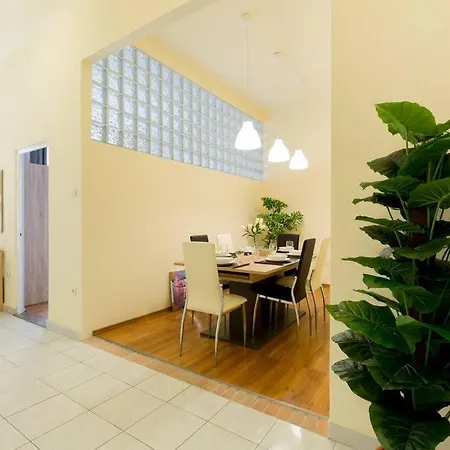 3bdr 2br Apt With Parking On Kiraly Utca Appartamento Budapest